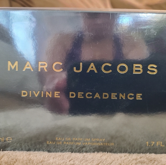 BNIB-MARC JACOBS-(DIVINE DECADENCE) 30ML - Picture 3 of 5